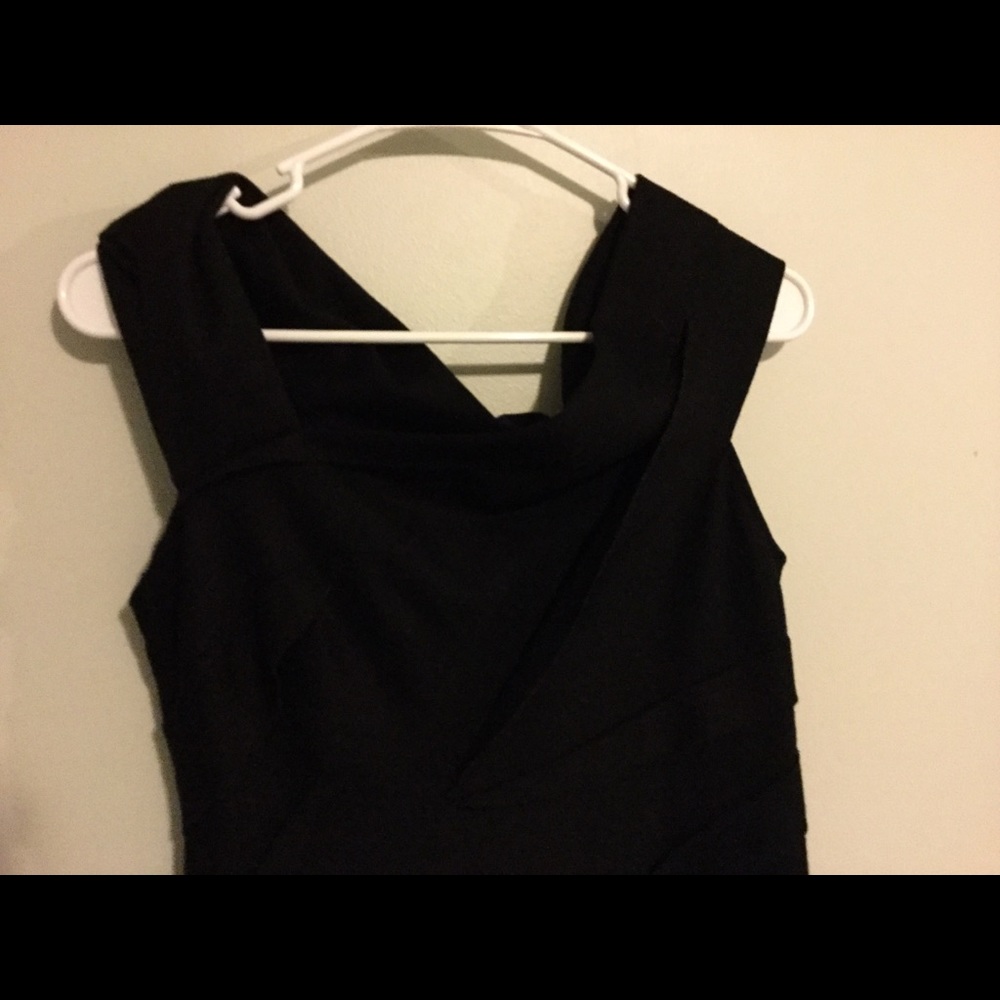 DIANE VON FURSTENBERG BLACK DRESS SIZE 6